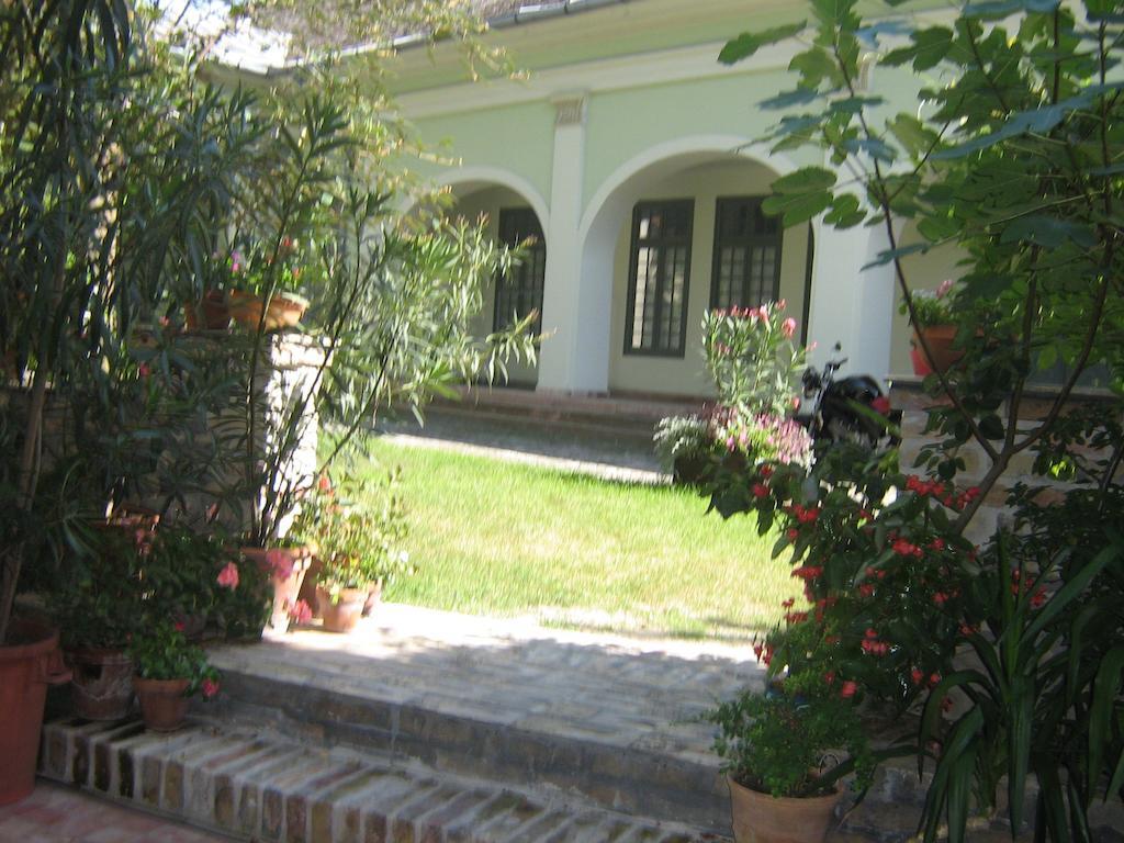 Gimi Vendeghaz Hotel Baja Bagian luar foto